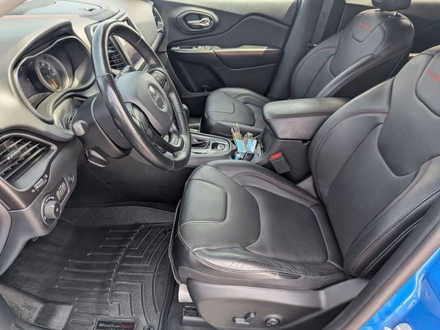 Used 2020 Jeep Cherokee Trailhawk AWD/4WD image 12