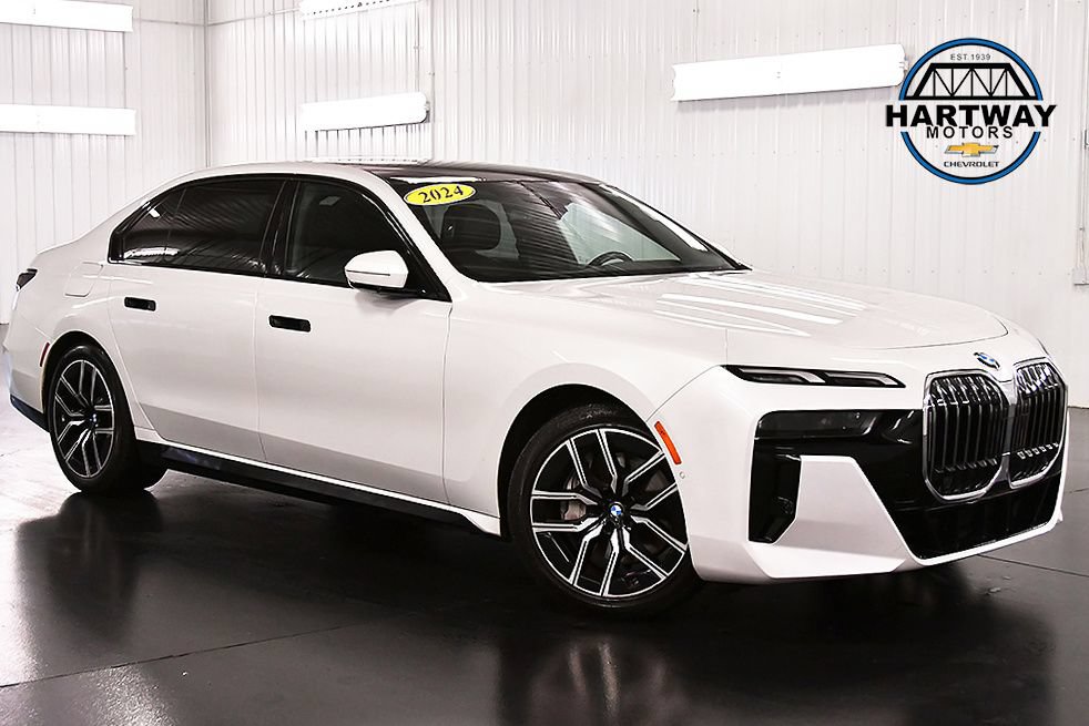 Used 2024 BMW 740i xDrive AWD/4WD video 1