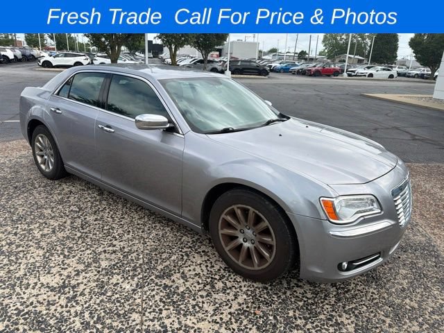 Used 2014 Chrysler 300 C RWD image 7