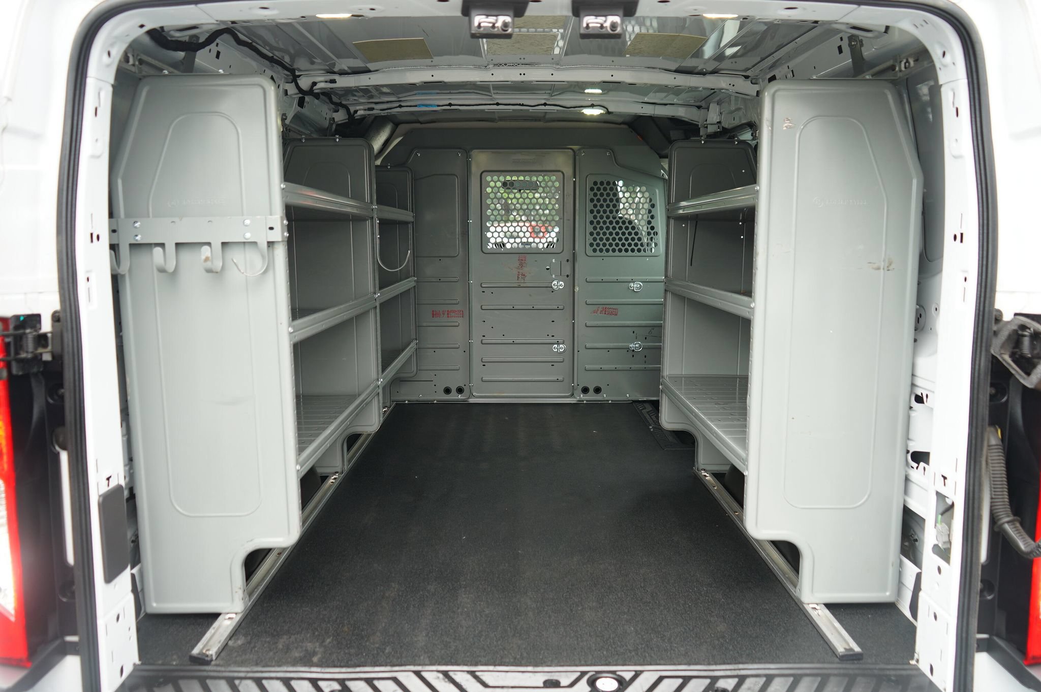 Used 2015 Ford Transit 150 130 Low Roof RWD image 9