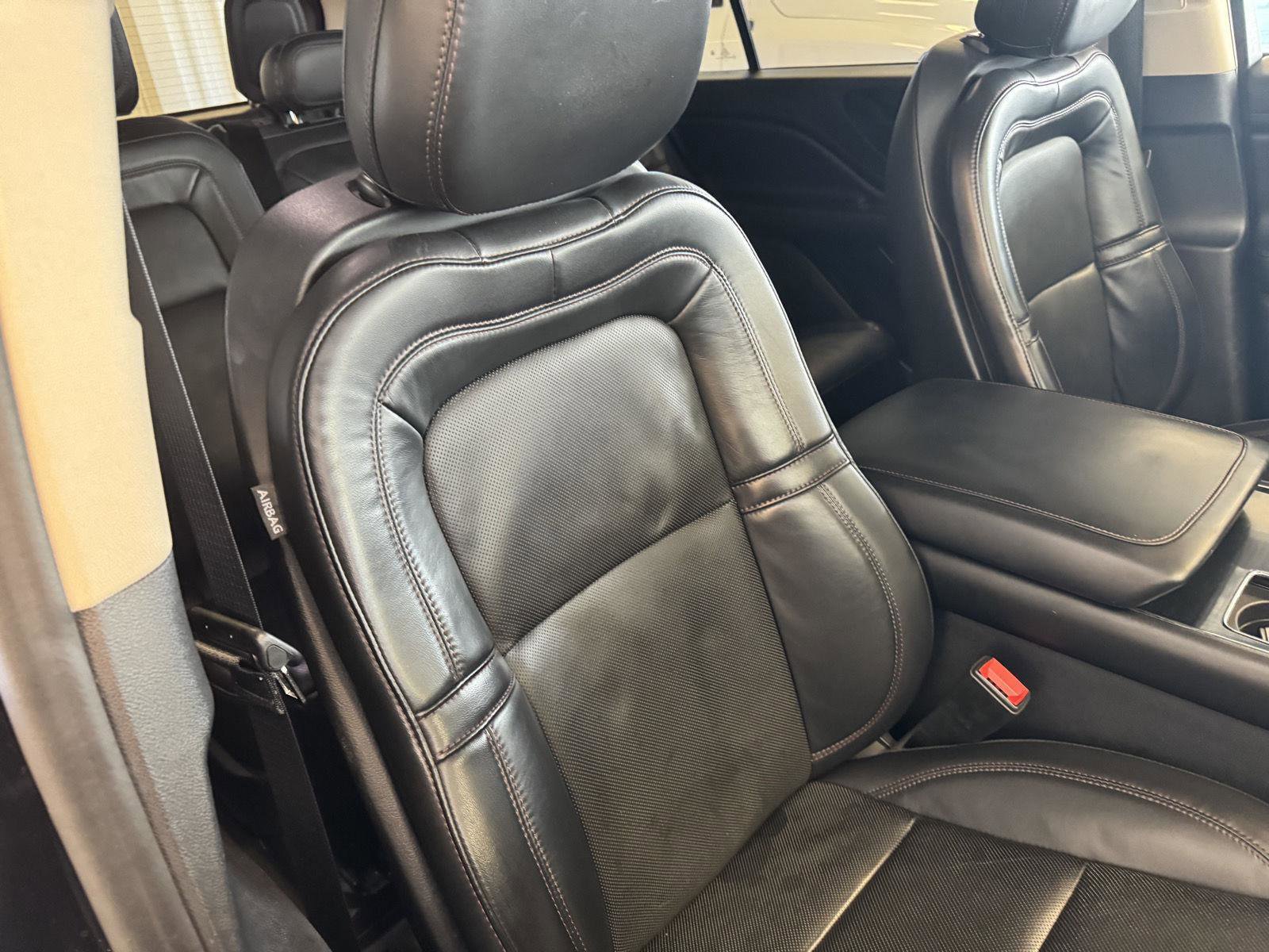 Used 2020 Lincoln Aviator Reserve w/ Equipment Group 201A image 25