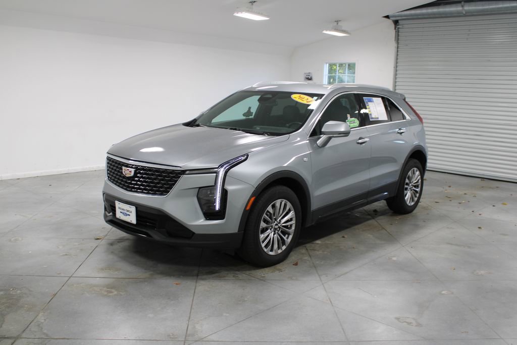 Used 2024 Cadillac XT4 Premium Luxury image 4