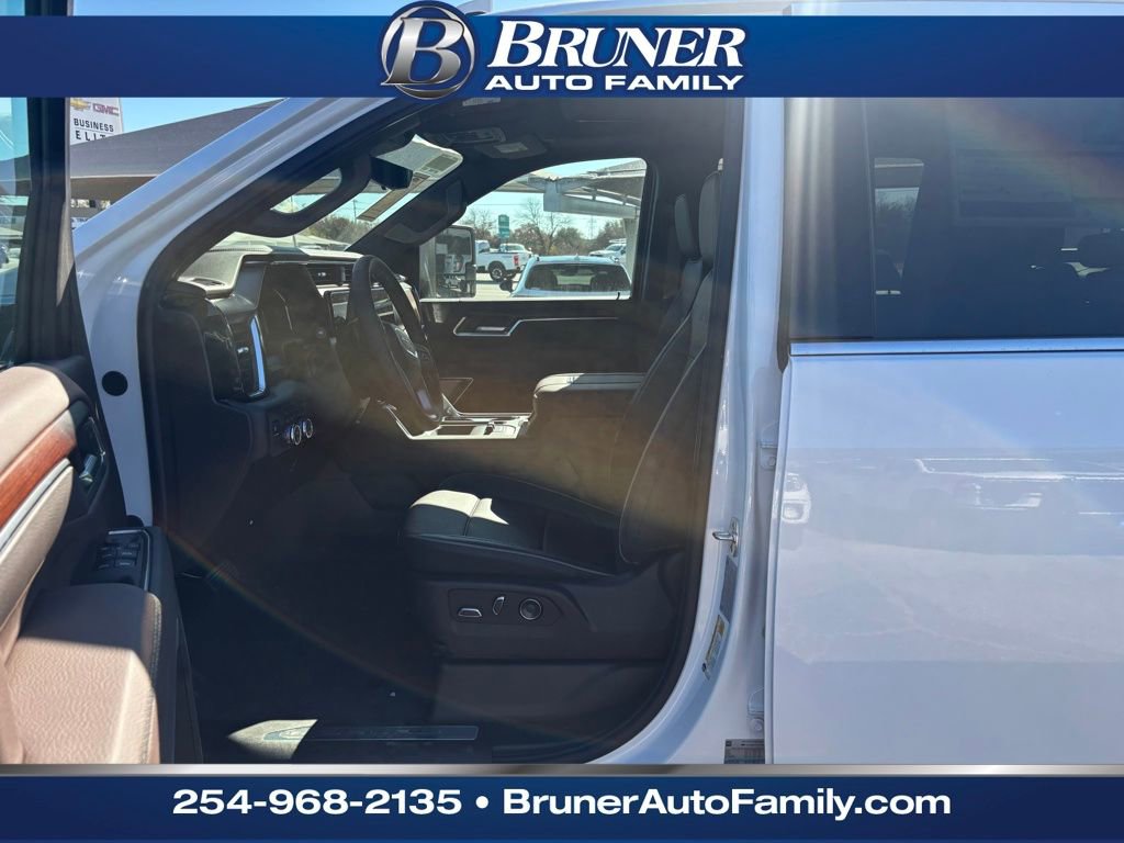 New 2026 GMC Sierra 2500 Denali w/ Denali Reserve Package image 9