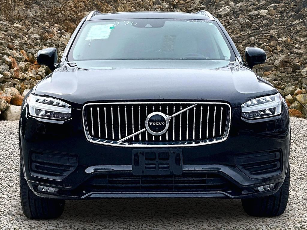 Used 2021 Volvo XC90 T6 Momentum w/ Protection Package Premier AWD/4WD image 3
