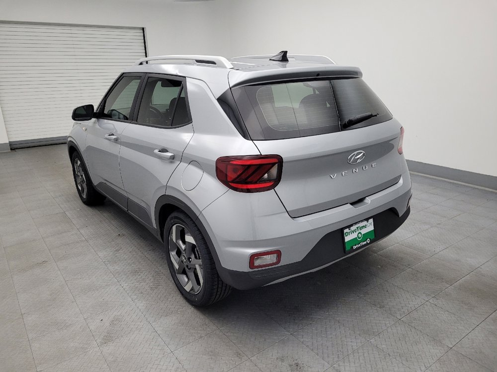 Used 2022 Hyundai Venue SEL image 5