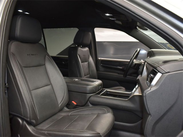Used 2022 GMC Yukon XL Denali image 13