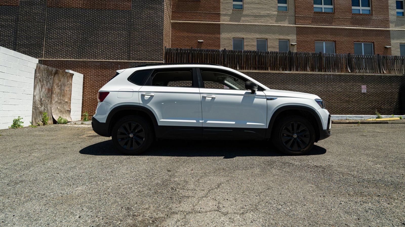 Used 2022 Volkswagen Taos S FWD image 2