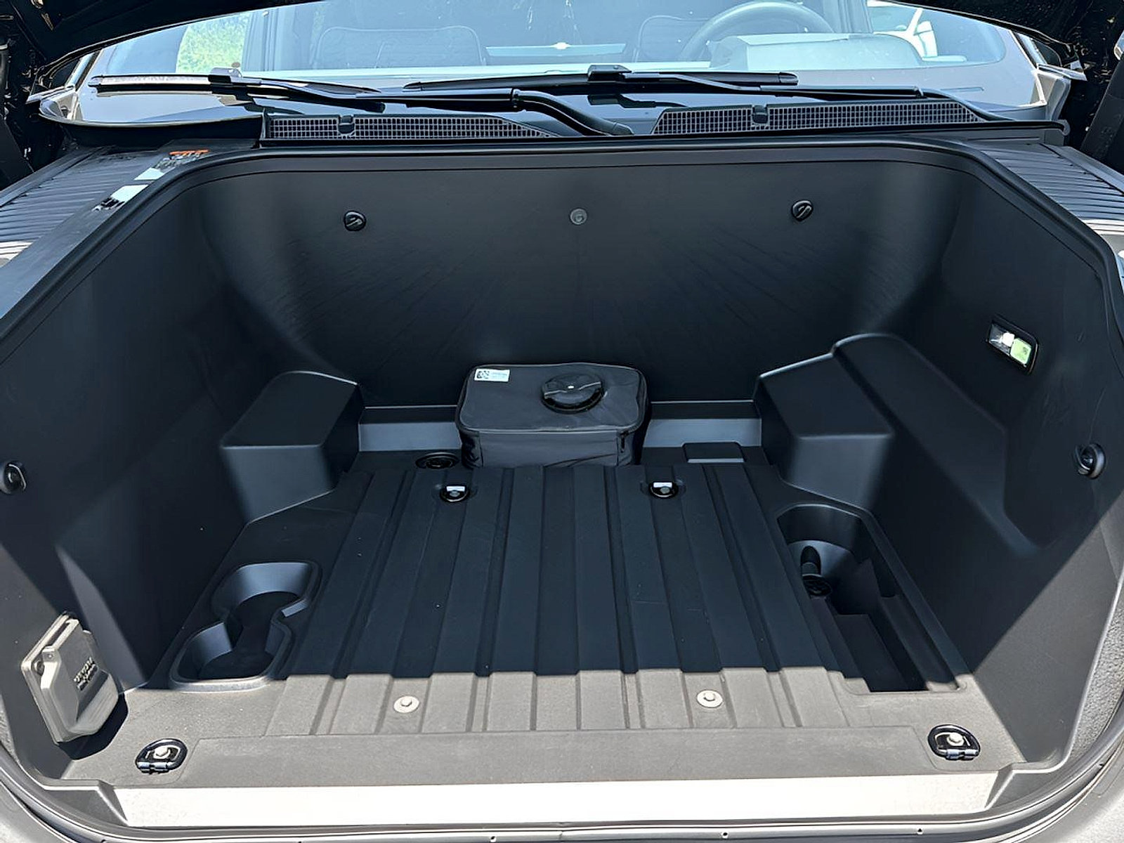 New 2025 GMC Sierra EV Denali AWD/4WD image 13