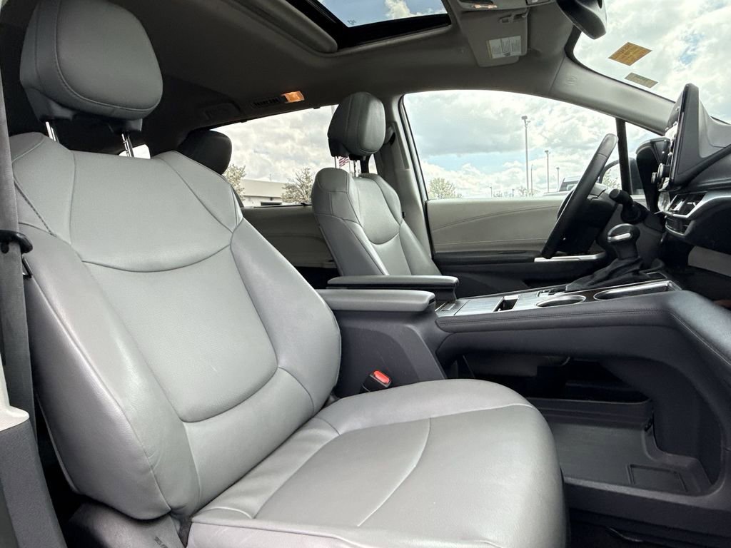 Used 2023 Toyota Sienna XLE FWD image 26