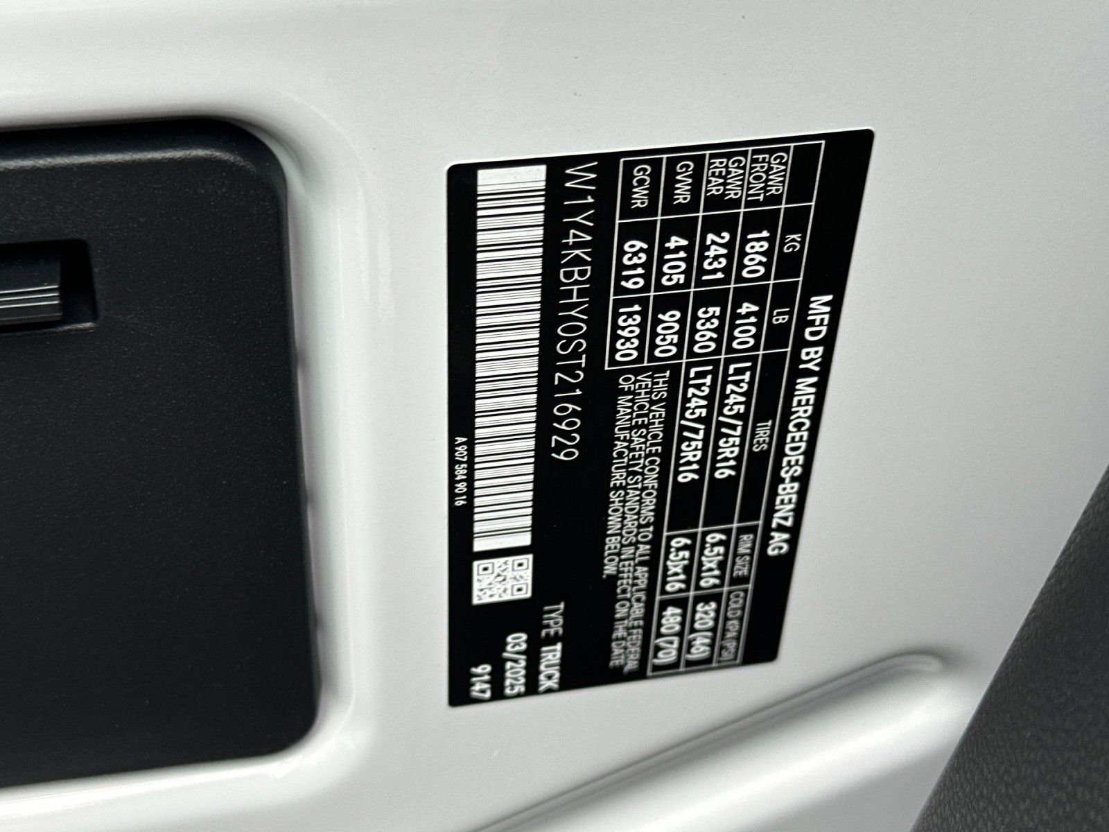 New 2025 Mercedes-Benz Sprinter 2500 image 28