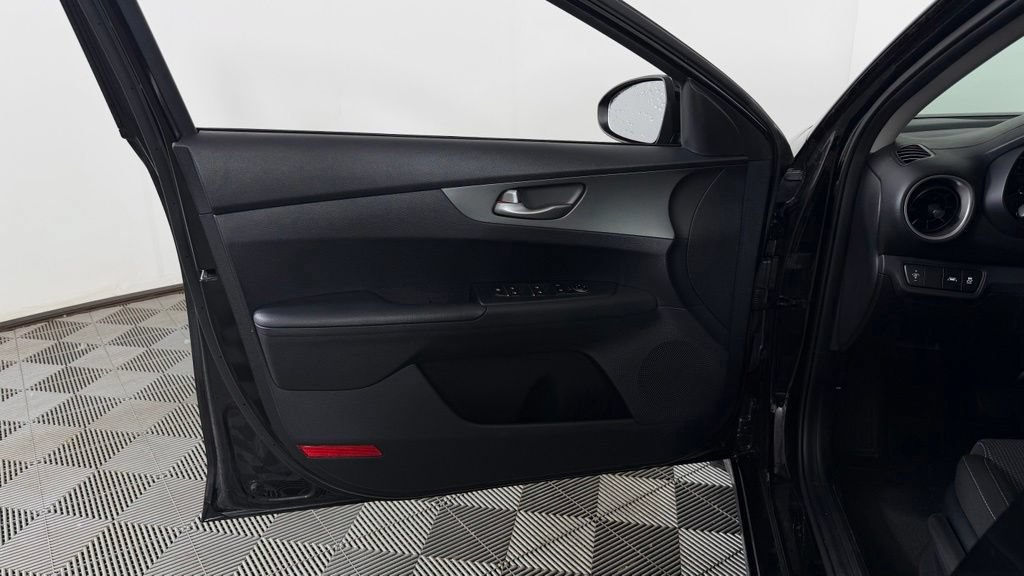 Used 2021 Kia Forte Sedan FWD image 11