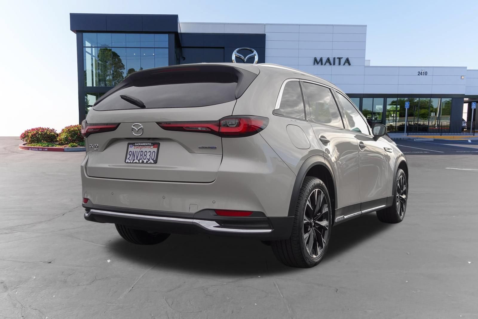 Certified 2024 MAZDA CX-90 Plug-In Hybrid w/ Premium Plus AWD/4WD image 4