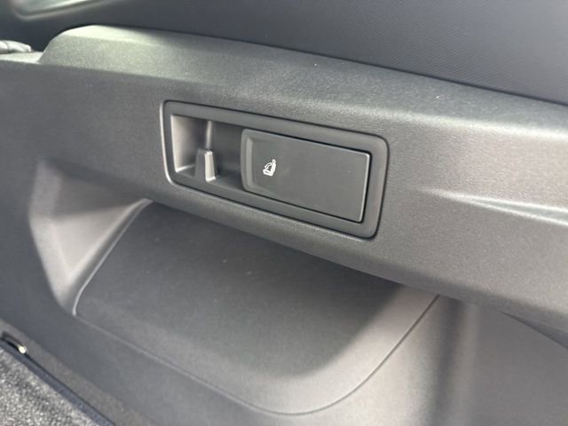 New 2026 Volkswagen Tiguan SE R-Line image 41