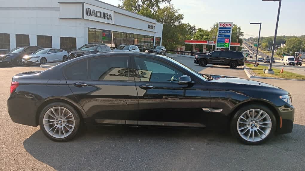 Used 2015 BMW 750i xDrive AWD/4WD image 4