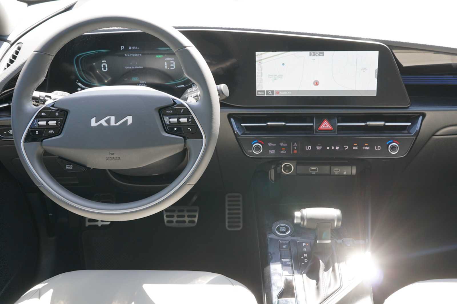 Certified 2024 Kia Niro EX Touring FWD image 20