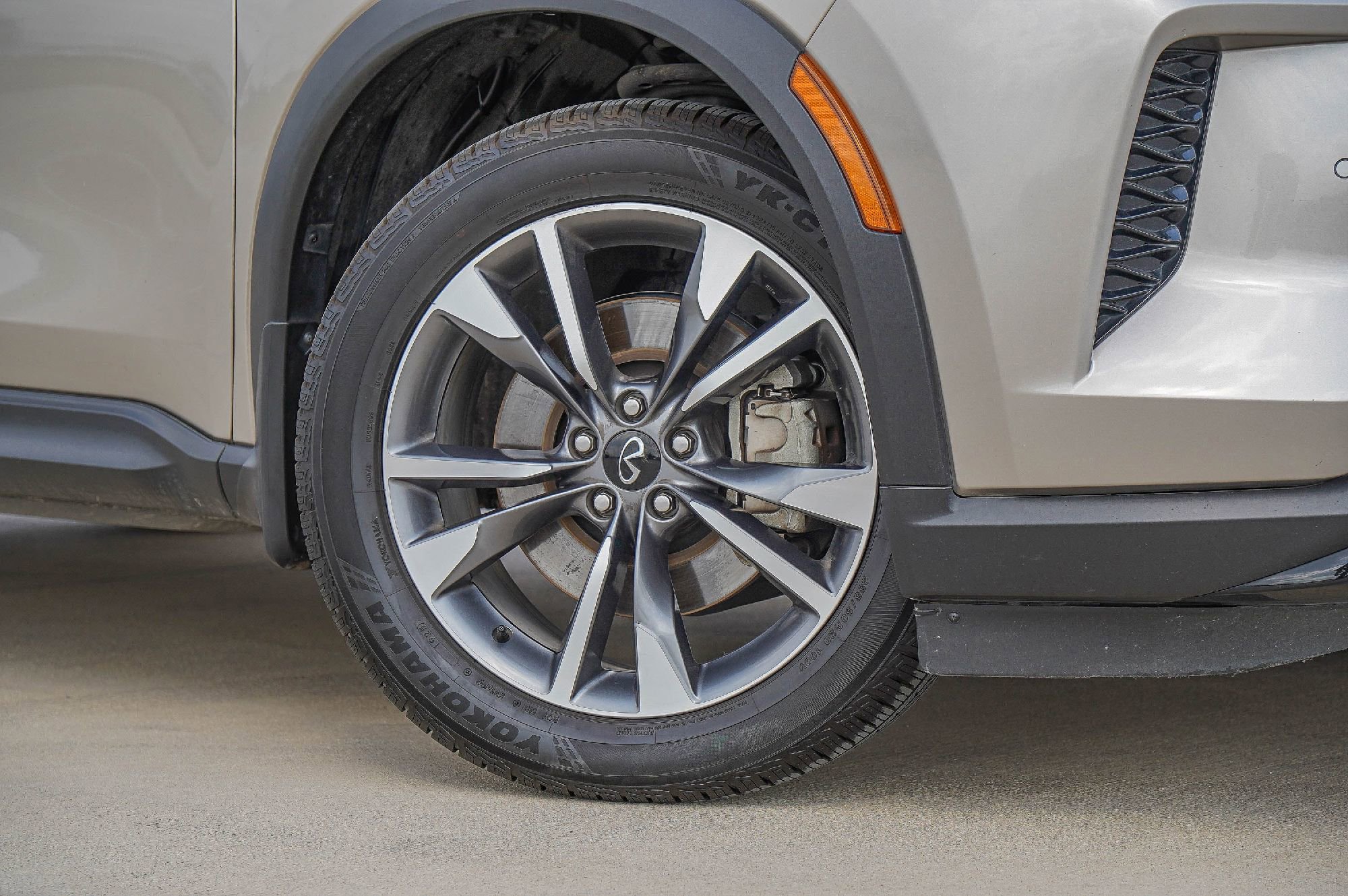 Certified 2023 INFINITI QX60 Luxe w/ Vision Package image 2