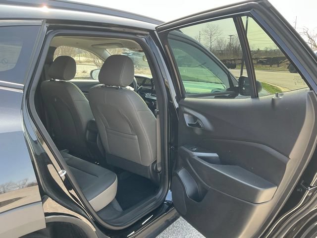 New 2026 Chevrolet Trax ACTIV w/ Sunroof Package FWD image 17