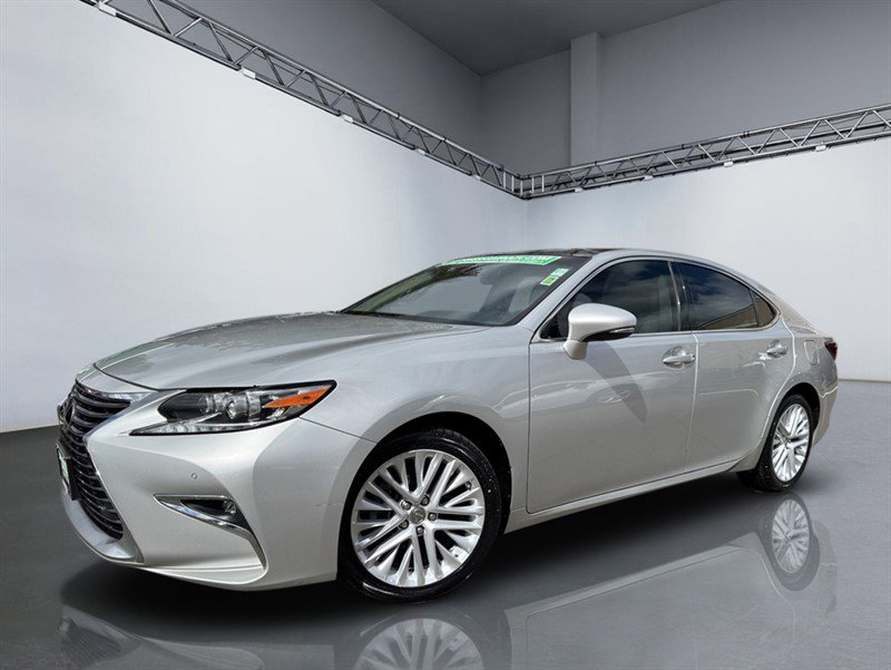 Used 2016 Lexus ES 350 Sedan w/ Luxury Package w/Wood Trim image 28
