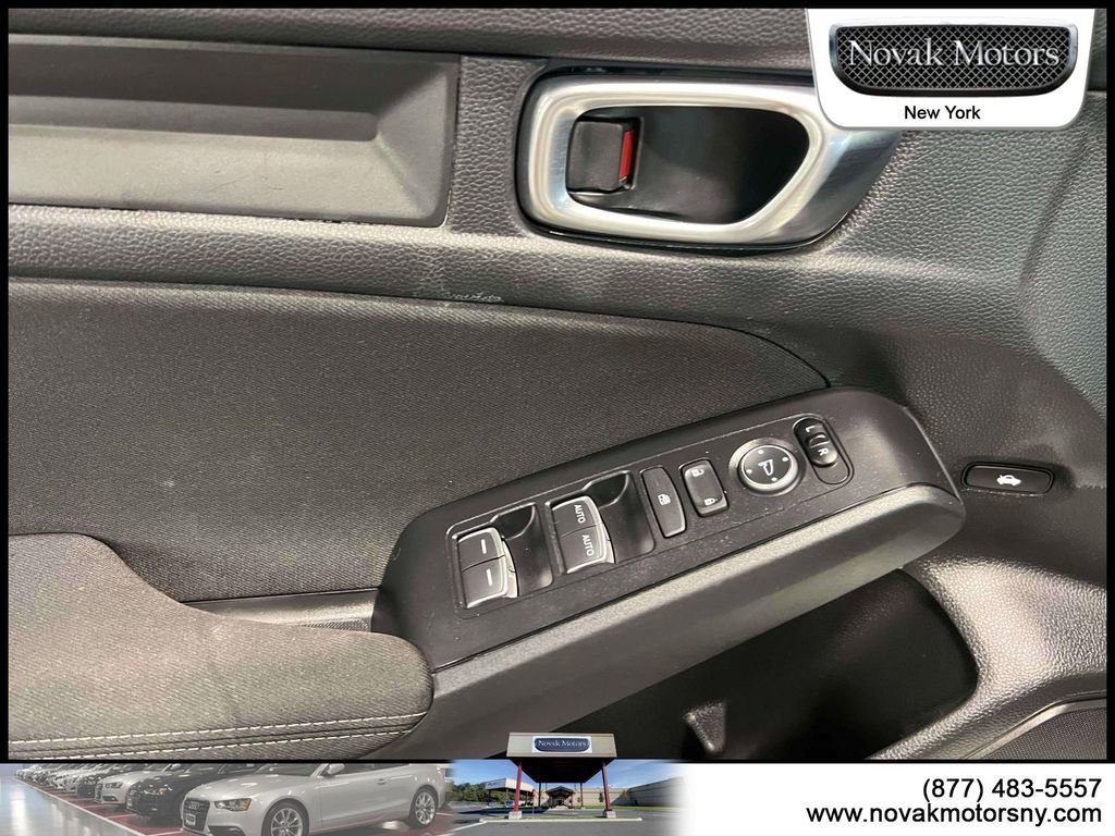 Used 2025 Honda Civic Sport image 17