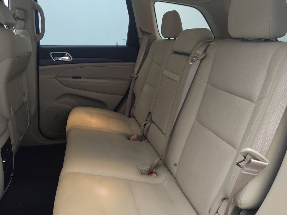 Used 2022 Jeep Grand Cherokee Laredo E AWD/4WD image 18