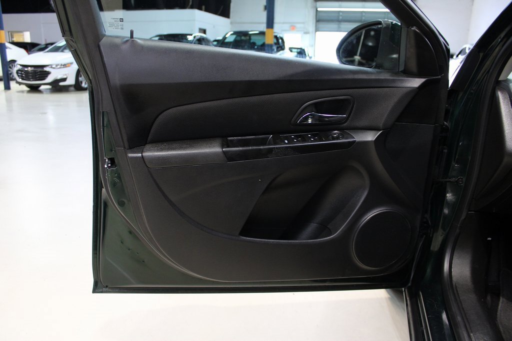 Used 2014 Chevrolet Cruze LT image 19