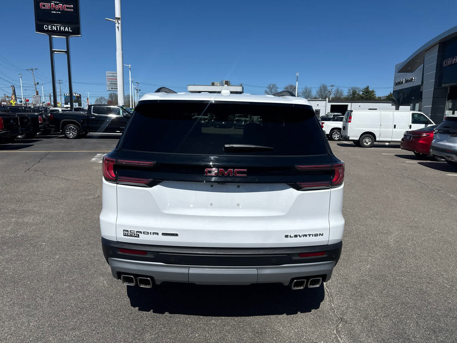Used 2026 GMC Acadia Elevation w/ Elevation Premium Package AWD/4WD image 4