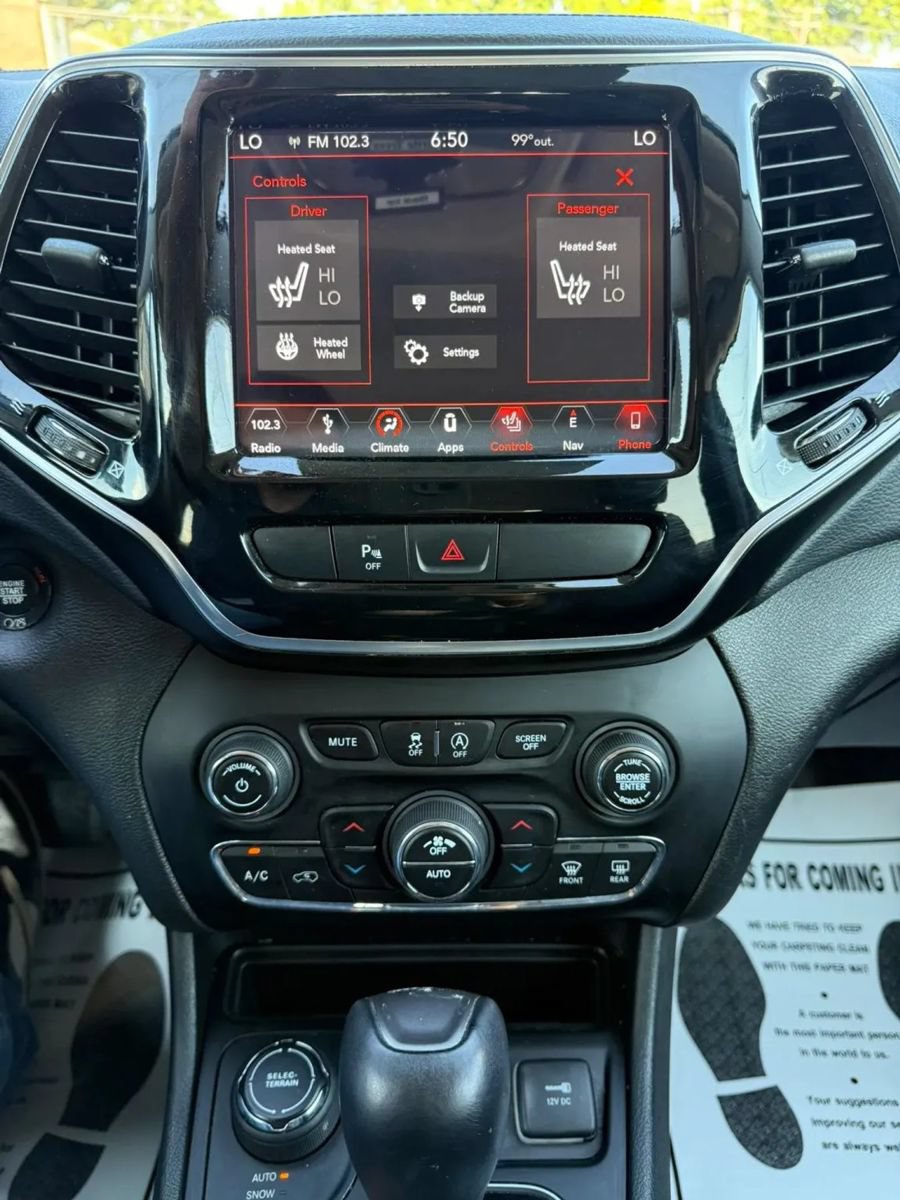 Used 2019 Jeep Cherokee Limited AWD/4WD image 14