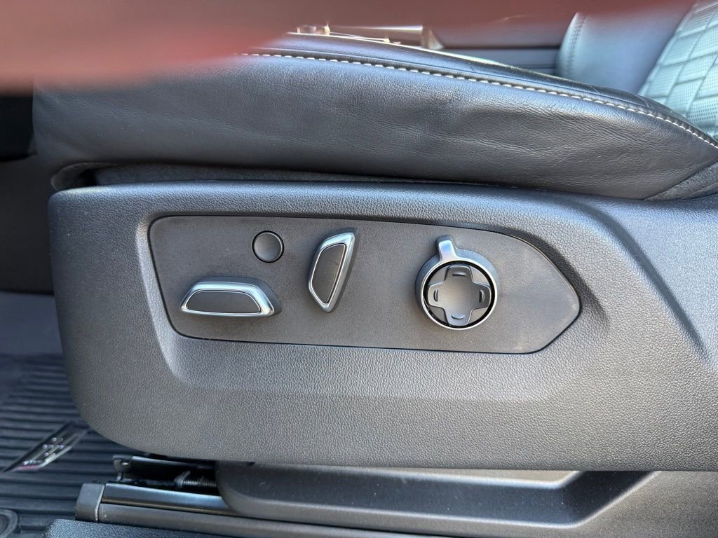 Used 2023 Cadillac Escalade V image 6
