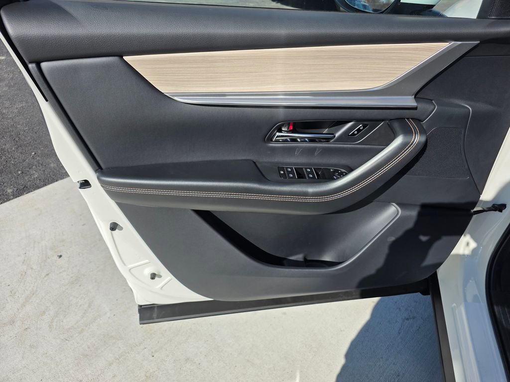 New 2025 MAZDA CX-90 Plug-In Hybrid w/ Preferred image 10