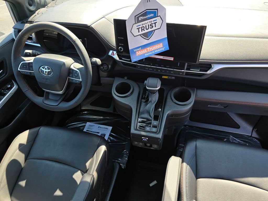 Used 2025 Toyota Sienna XSE w/ XSE Plus Package FWD image 26