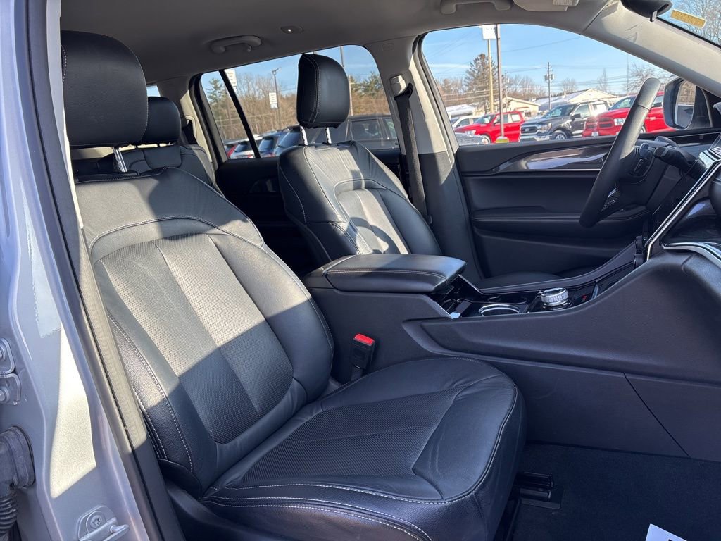 Used 2022 Jeep Grand Cherokee L Laredo w/ Luxury Tech Group I image 21