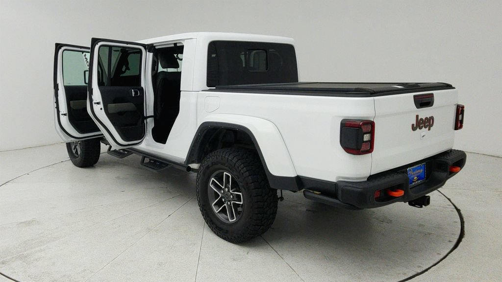 Used 2024 Jeep Gladiator Mojave AWD/4WD image 11