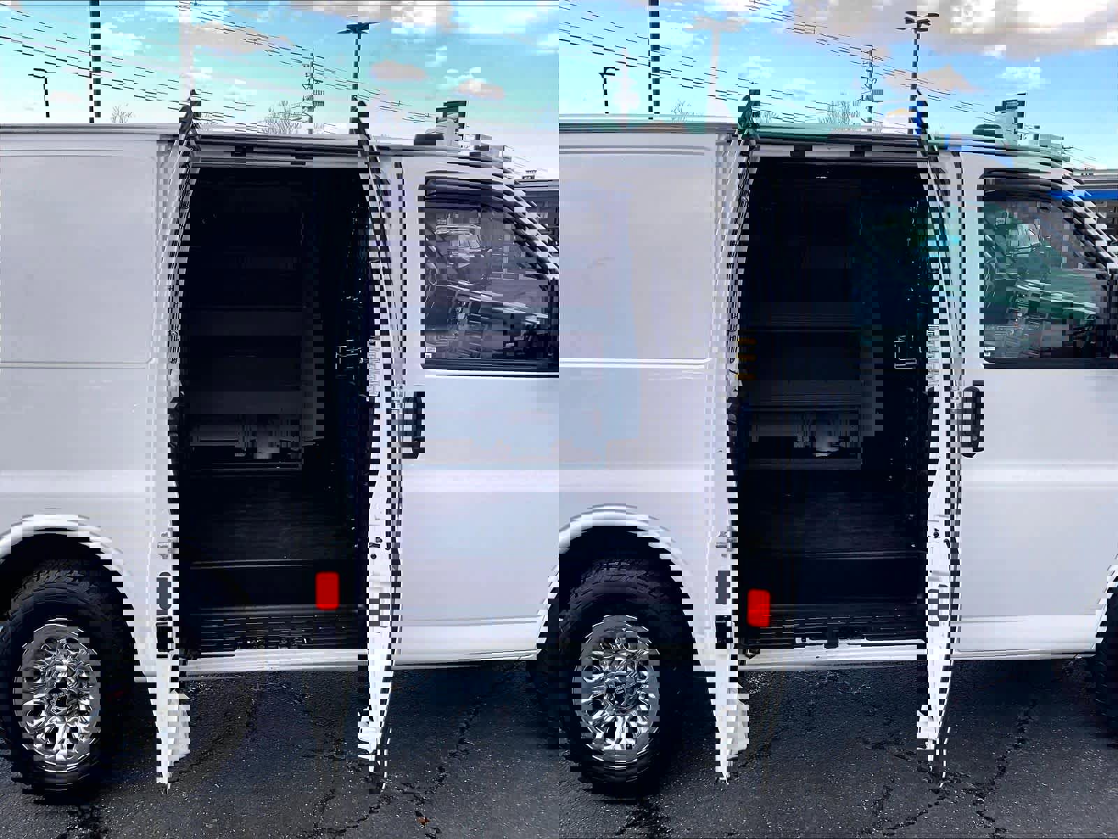 Used 2013 GMC Savana 1500 AWD image 11