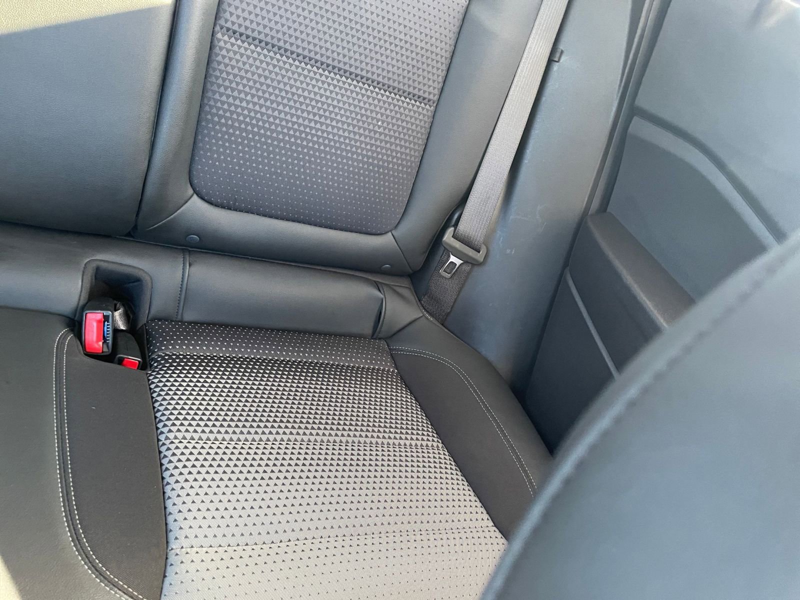 Used 2025 Chevrolet Trax LT image 35