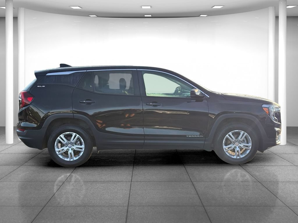 Used 2024 GMC Terrain SLE AWD/4WD image 8