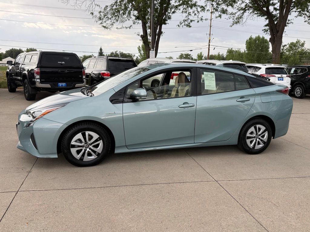 Used 2017 Toyota Prius Two w/ Prius Two Safety Plus Package FWD image 7