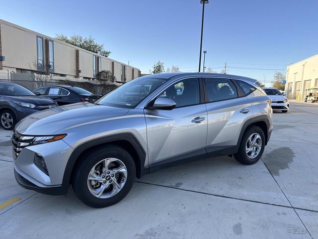 Used 2023 Hyundai Tucson SE image 3