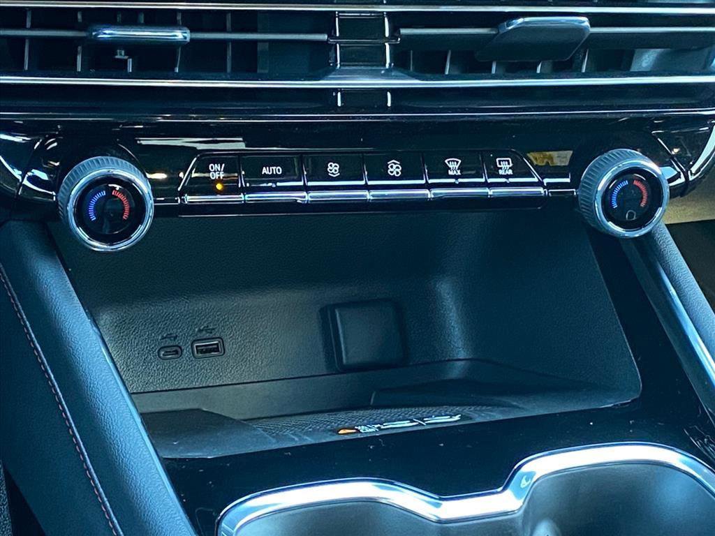 New 2026 Chevrolet Traverse RS image 11