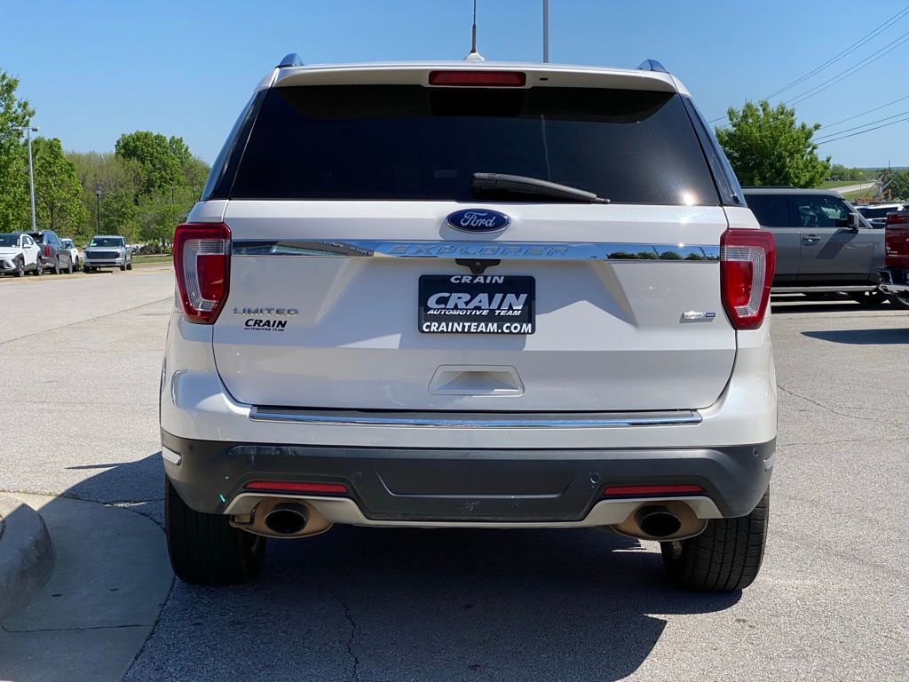 Used 2018 Ford Explorer Limited w/ Equipment Group 301A AWD/4WD image 3