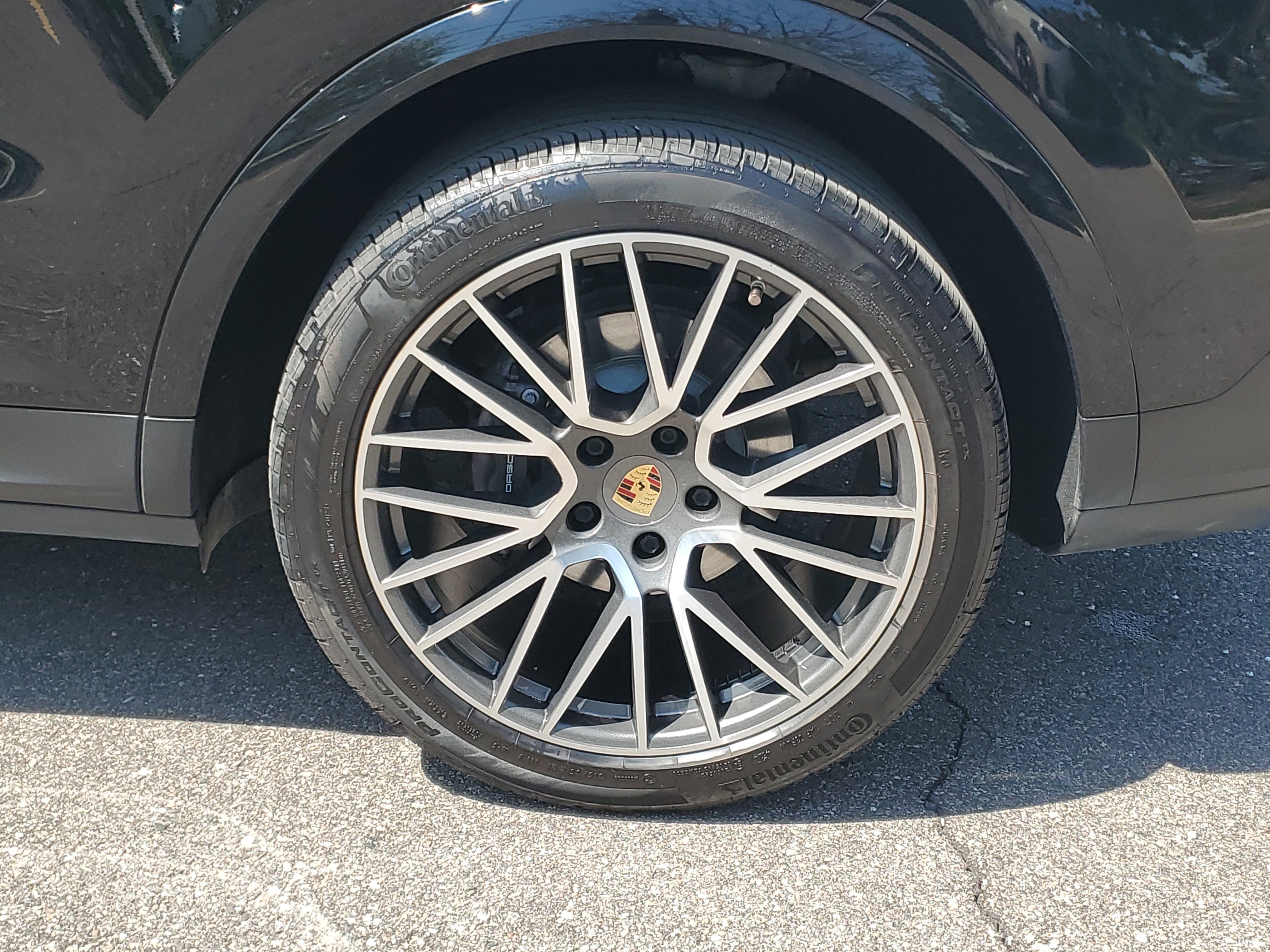 Used 2022 Porsche Cayenne AWD/4WD image 26