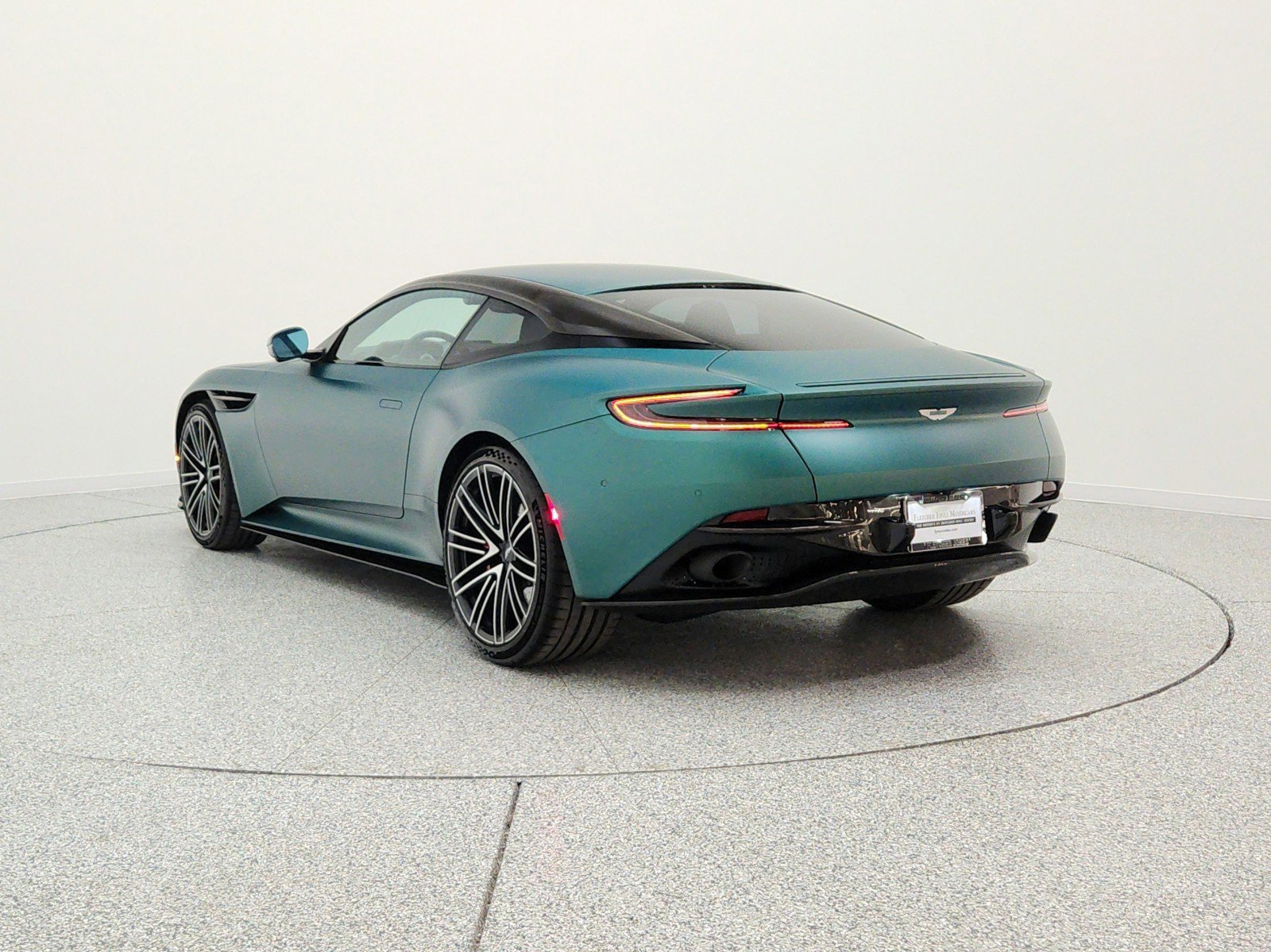 Used 2024 Aston Martin DB12 Coupe RWD image 7