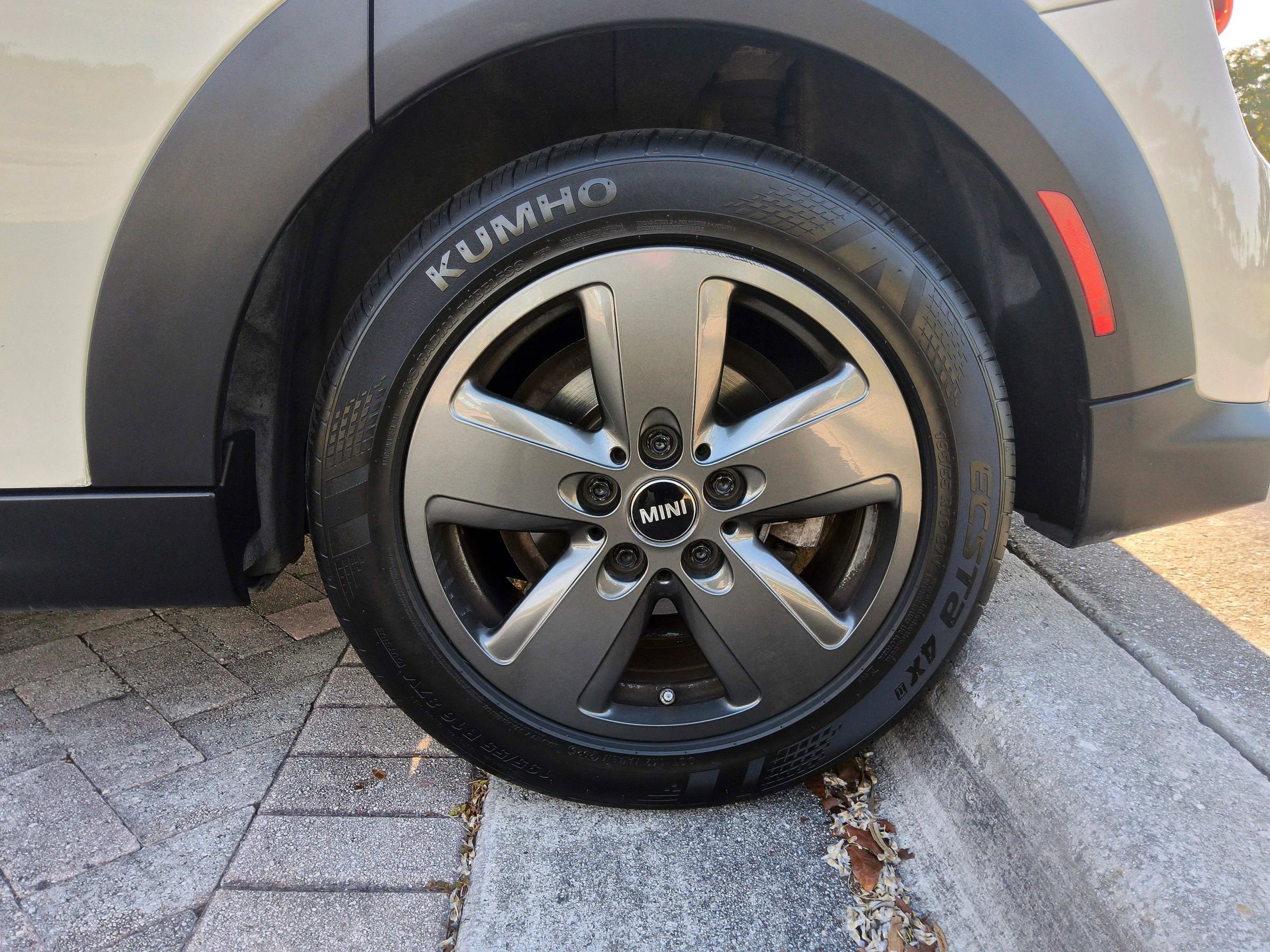 Used 2023 MINI Cooper 4-Door Hardtop FWD image 45