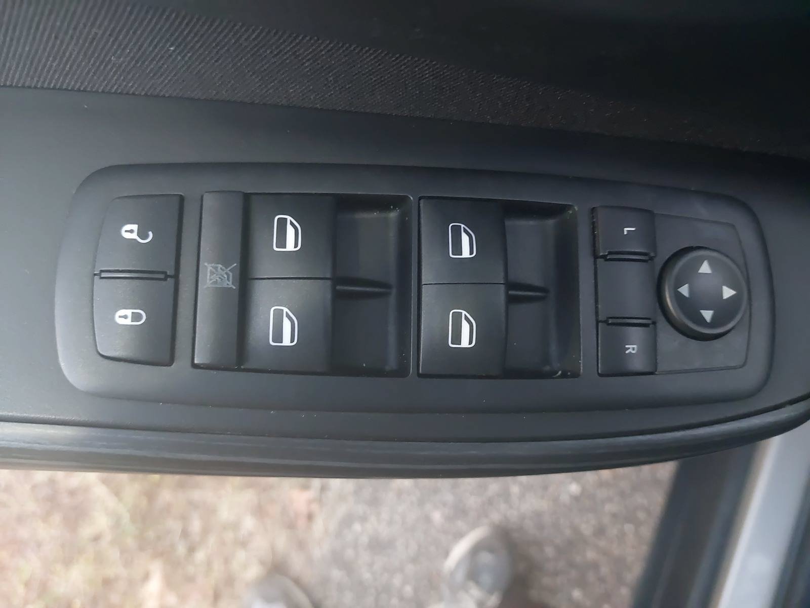 Used 2015 Jeep Cherokee Sport w/ Cold Weather Group AWD/4WD image 25