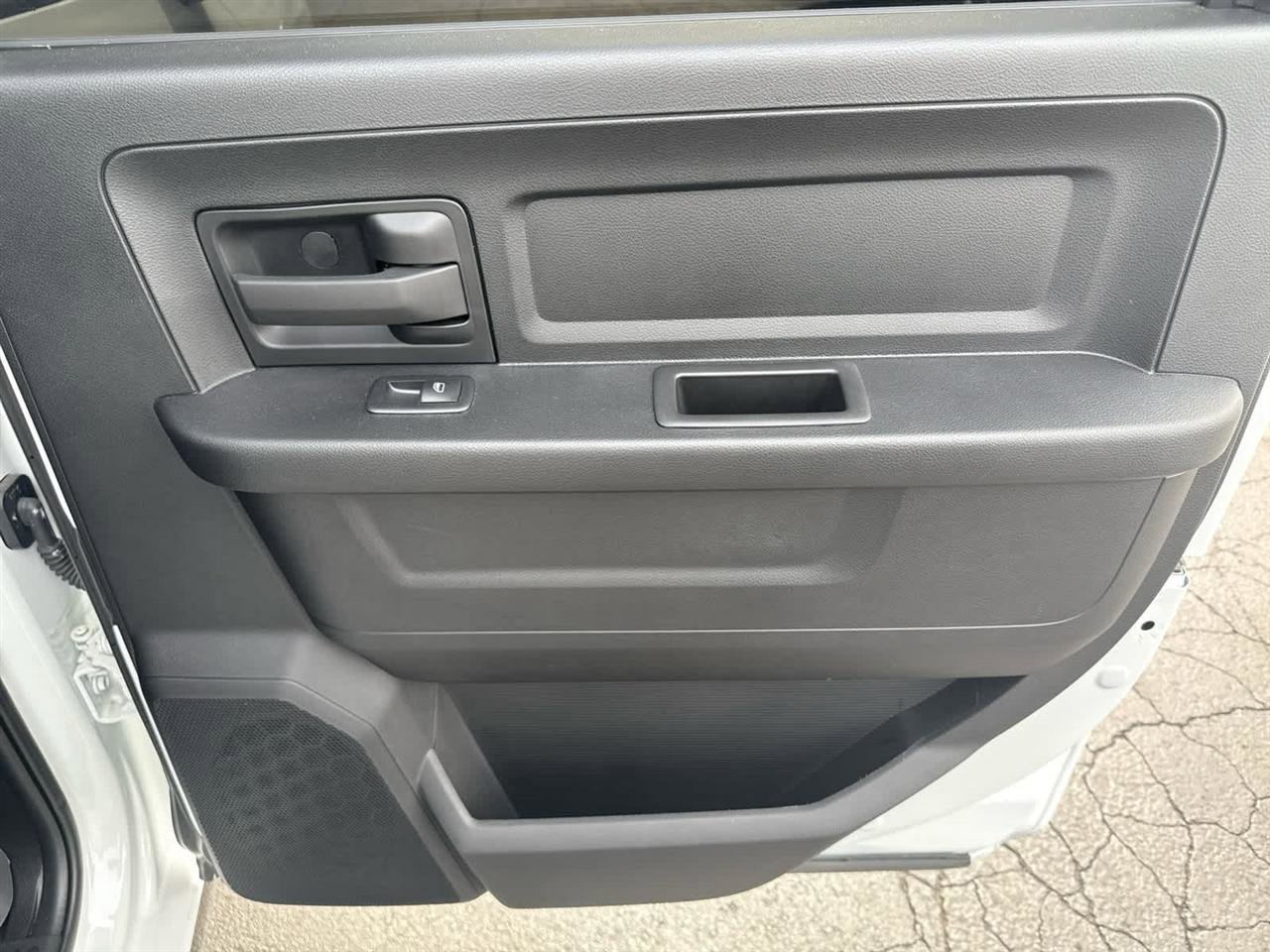 Used 2024 RAM 3500 Tradesman w/ Chrome Appearance Group image 25