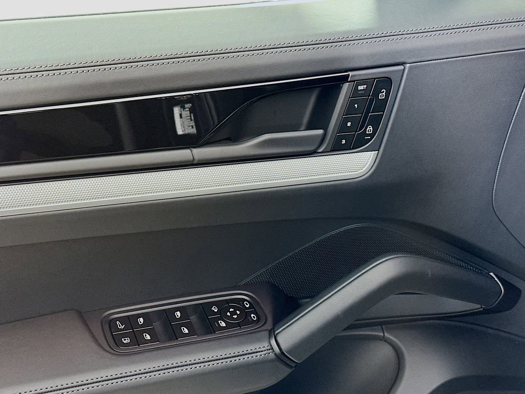 New 2026 Porsche Cayenne S image 20