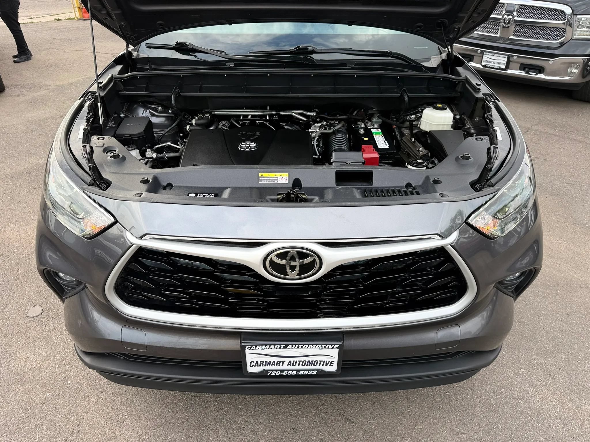 Used 2022 Toyota Highlander LE AWD/4WD image 41