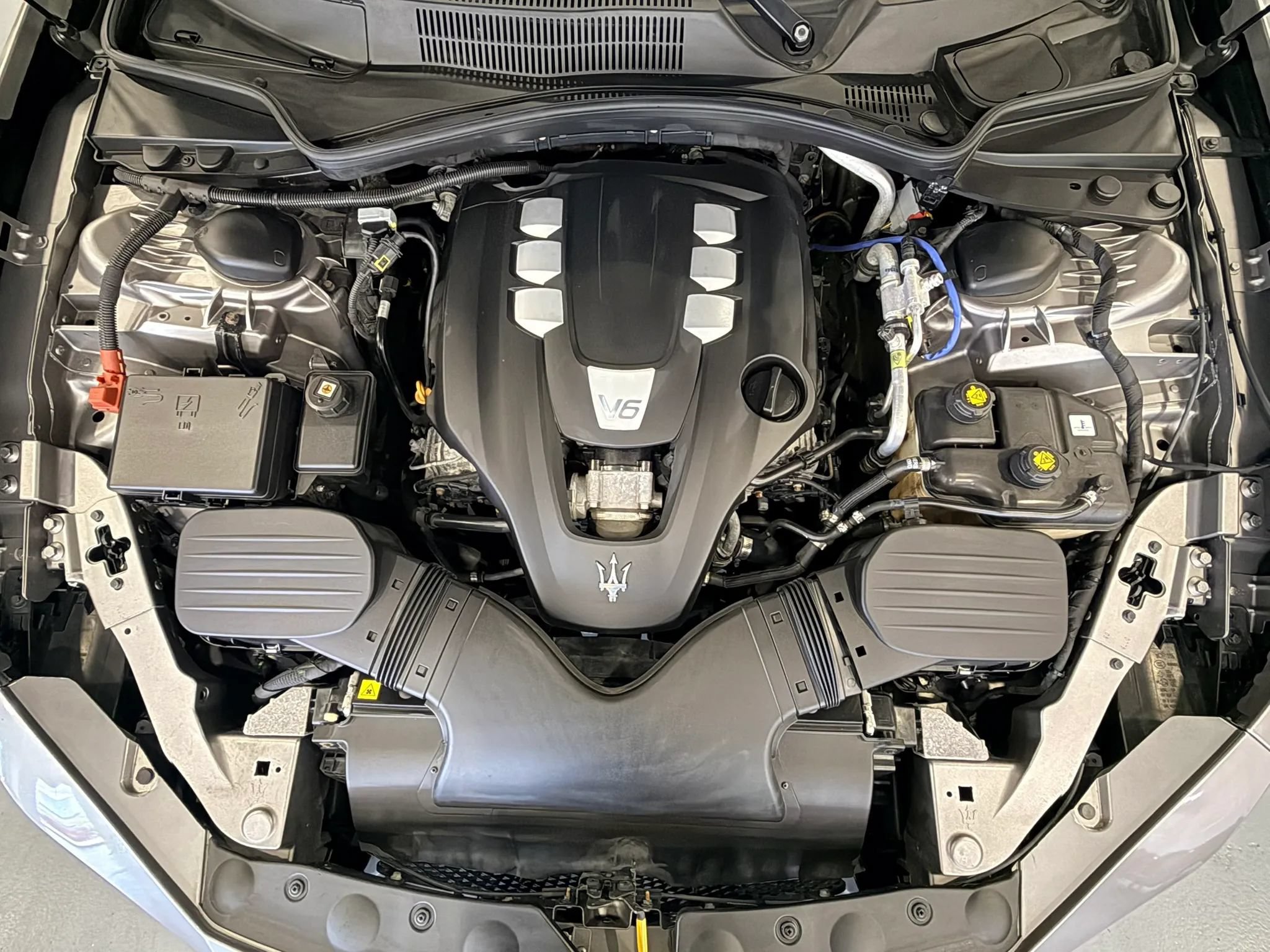 Used 2016 Maserati Ghibli RWD image 41