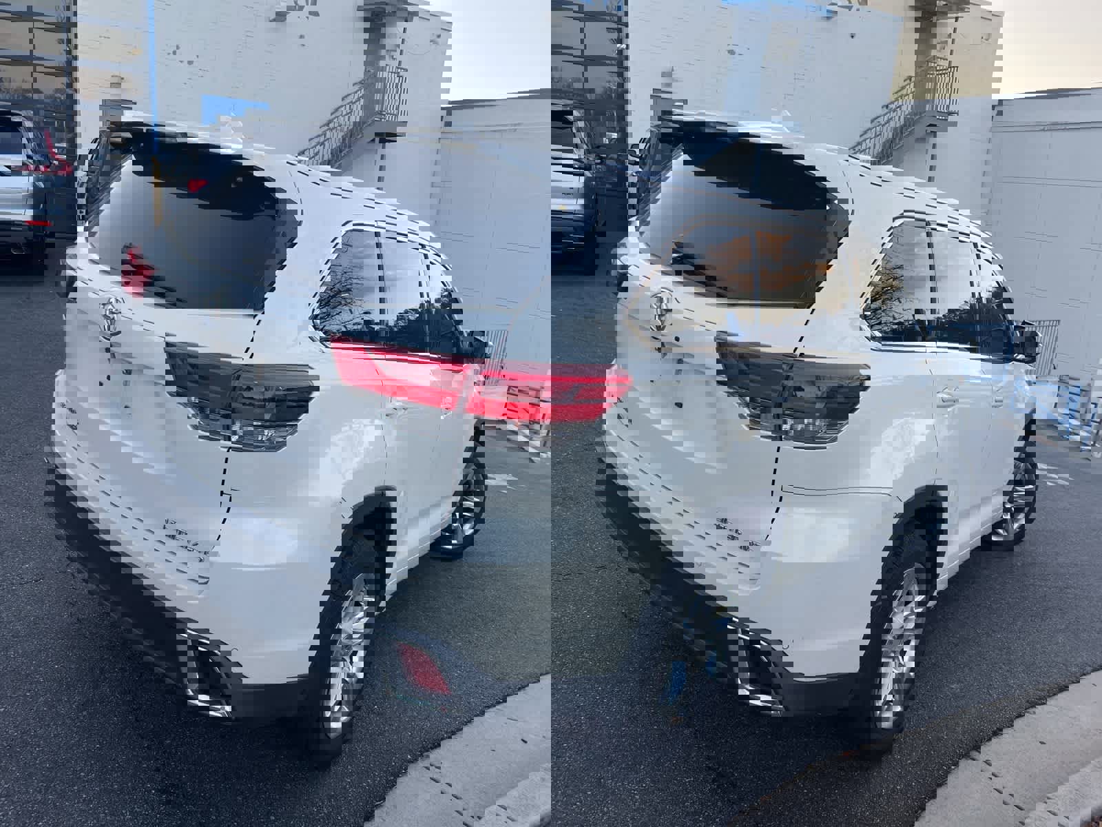 Used 2017 Toyota Highlander Limited image 10