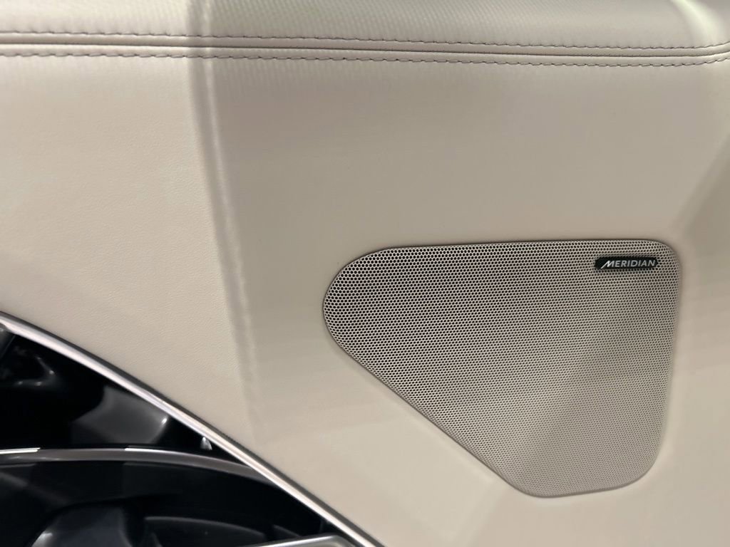 Used 2024 Land Rover Range Rover Long Wheelbase SE image 15