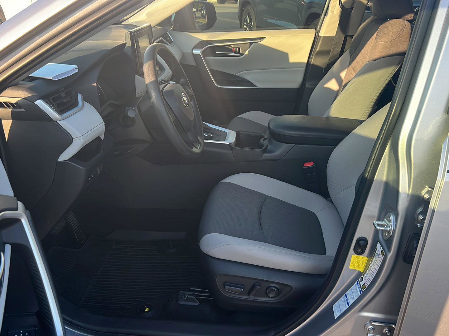 Certified 2022 Toyota RAV4 XLE image 9